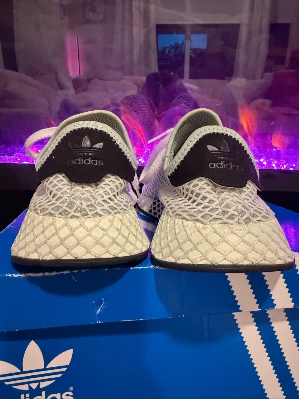 adidas Deerupt Runner W Sneakers in Off-White